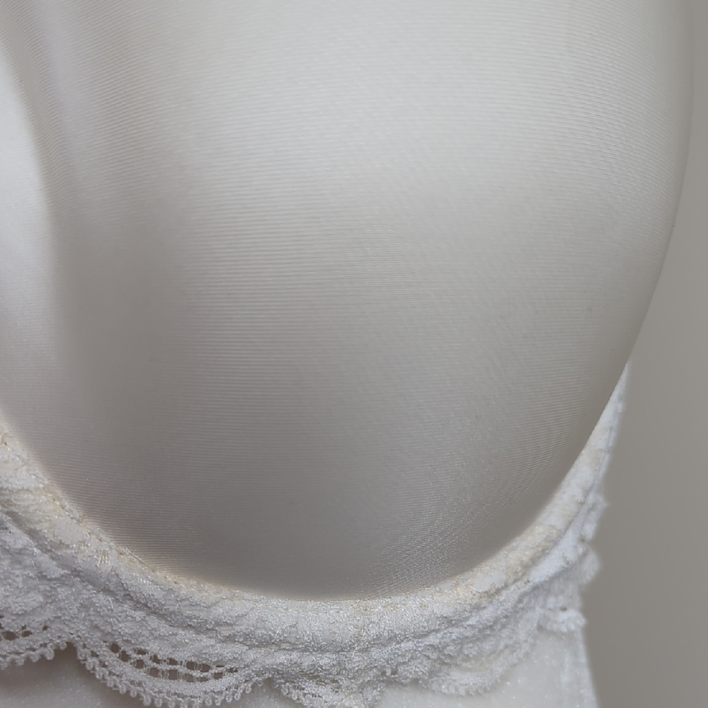 Victoria's Secret Size 34 DD Lined Demi White Lace Trim Bra - Picture 3 of 10